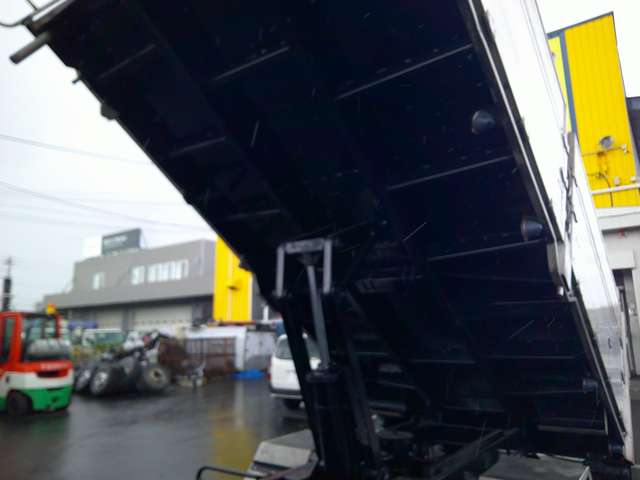 Isuzu Elf 11