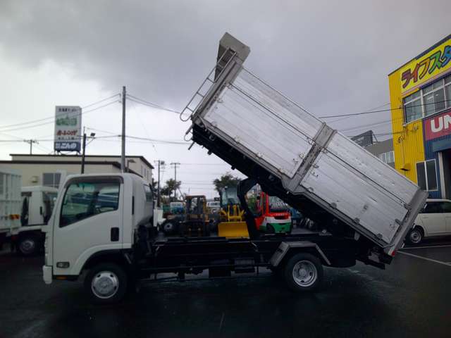 Isuzu Elf 4