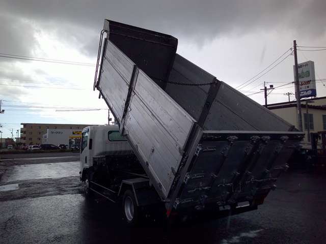Isuzu Elf 5