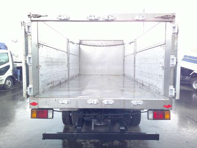 Isuzu Elf 9