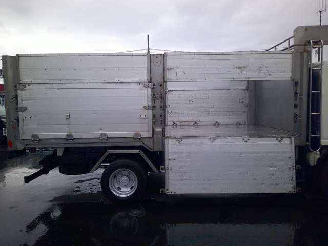 Isuzu Elf 10