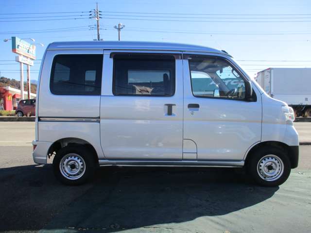 Daihatsu Hijet Cargo 11