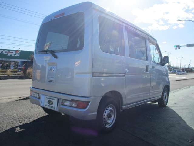 Daihatsu Hijet Cargo 12