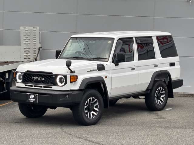 Toyota Land Cruiser 70 5