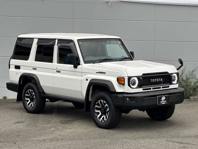 Toyota Land Cruiser 70 7