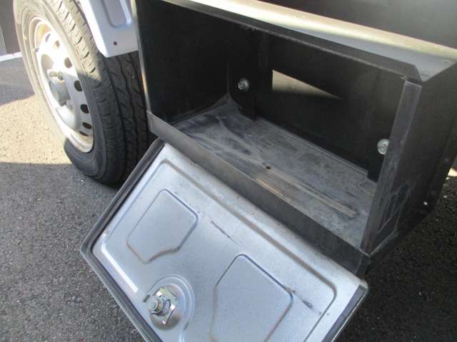 Mitsubishi Minicab Truck 11