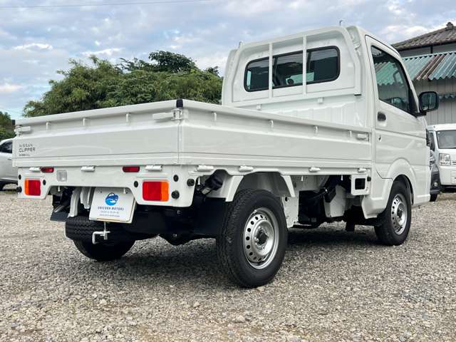 Nissan Clipper Truck 12