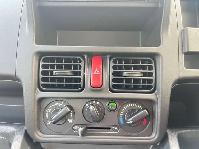 Nissan Clipper Truck 6
