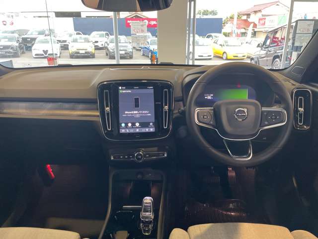 Volvo EX40 11