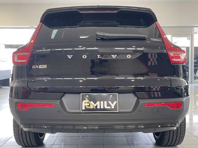 Volvo EX40 8
