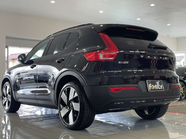 Volvo EX40 9