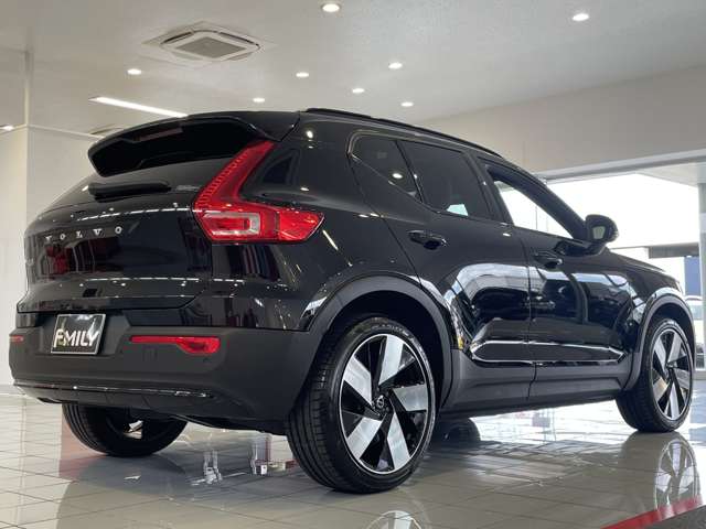 Volvo EX40 10