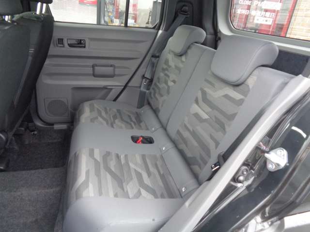 Daihatsu Taft 12