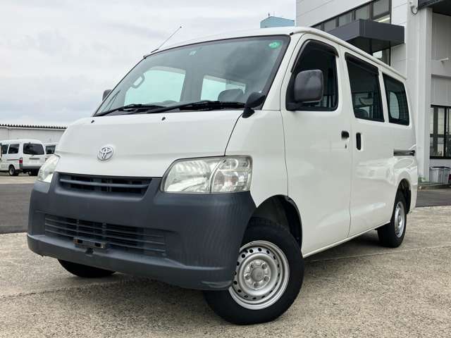Toyota Light Ace Van 4