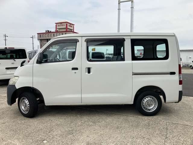 Toyota Light Ace Van 7