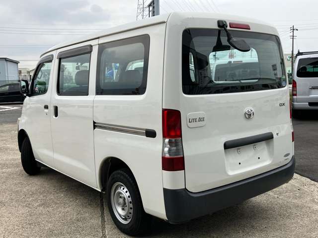 Toyota Light Ace Van 8