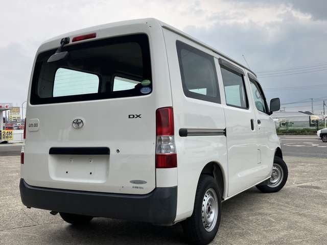 Toyota Light Ace Van 10