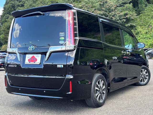 Toyota Esquire 2