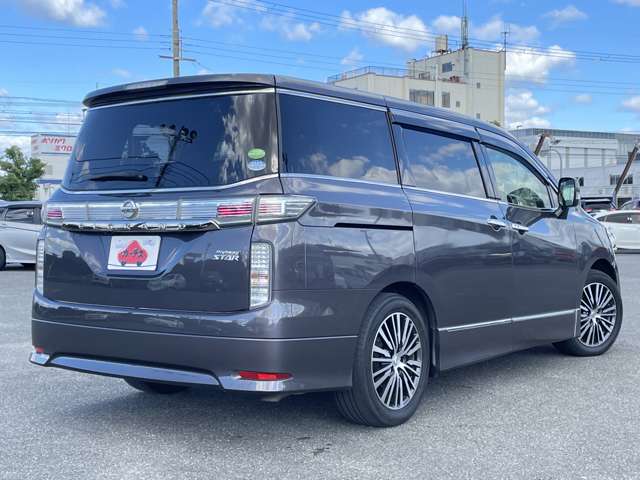 Nissan Elgrand 4