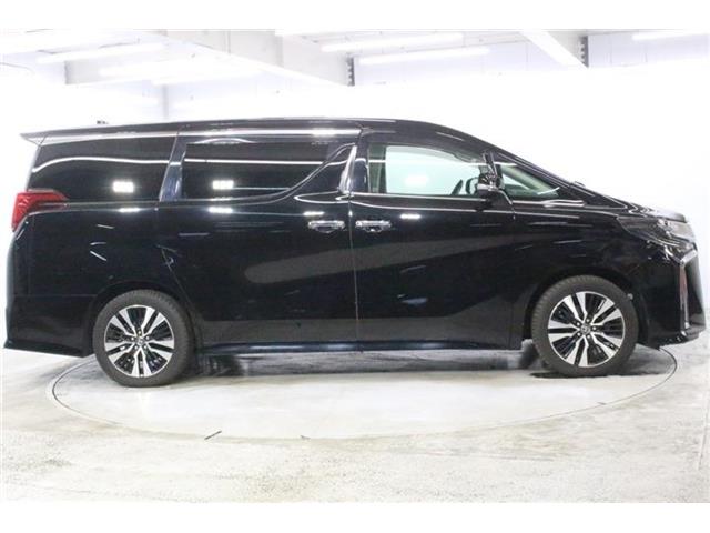 Toyota Alphard 5