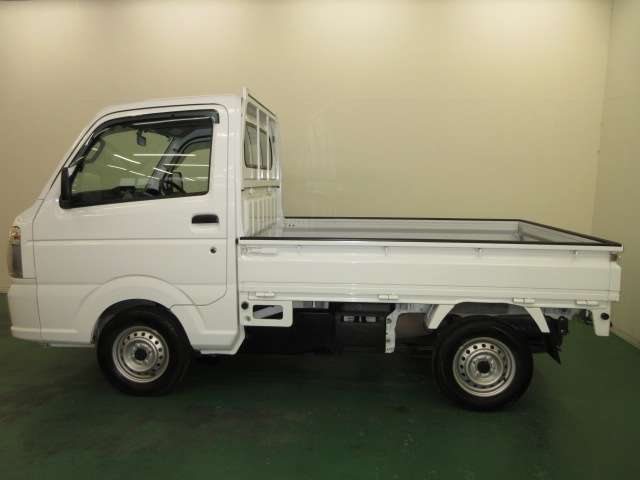 Nissan NT100 Clipper 3