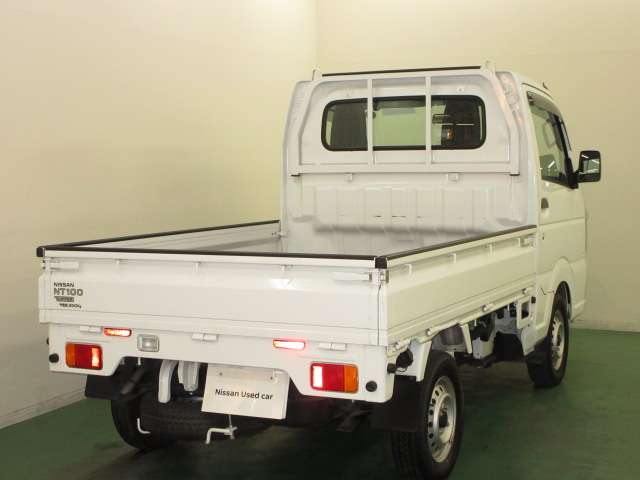 Nissan NT100 Clipper 5
