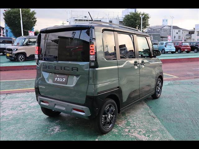 Mitsubishi Delica Mini 11