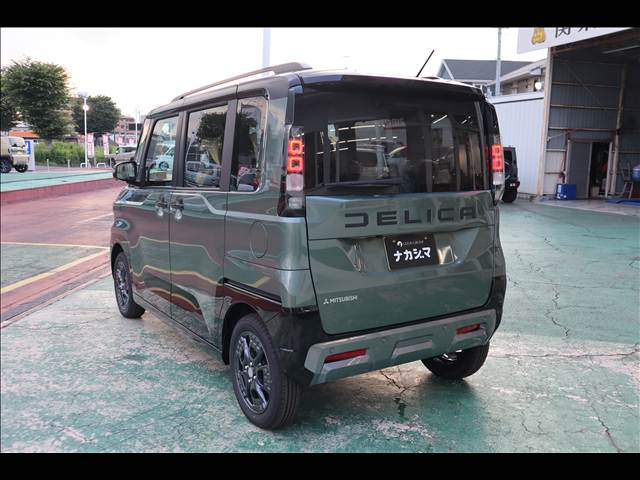 Mitsubishi Delica Mini 12