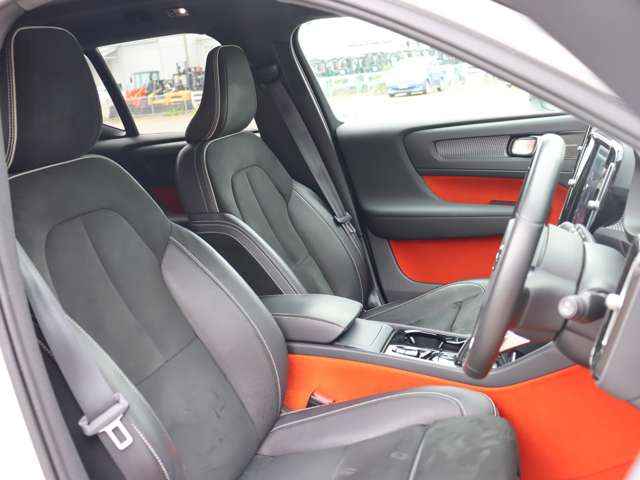 Volvo XC40 11