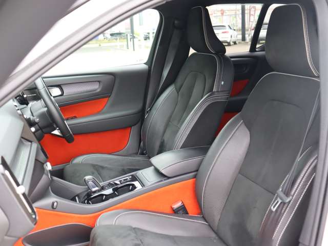 Volvo XC40 12