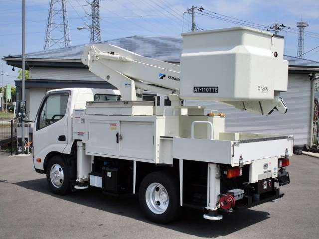 Hino Dutro 8