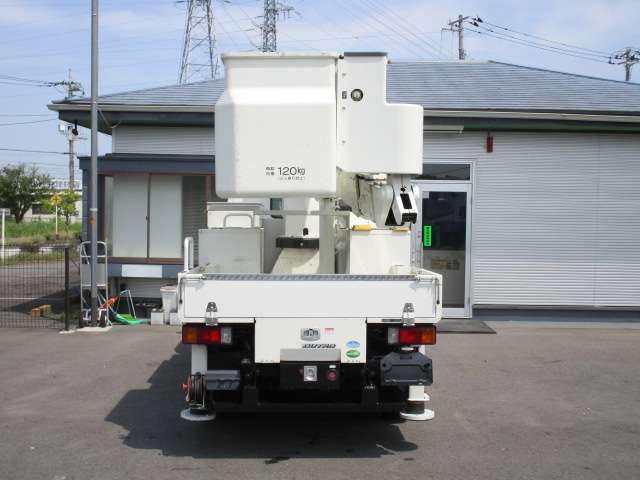 Hino Dutro 9