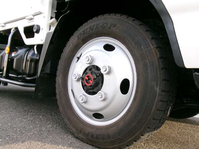 Isuzu Elf 12