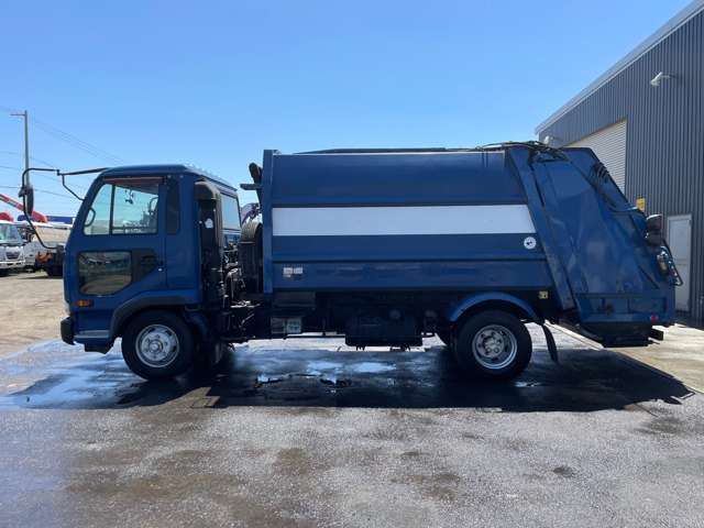 UD Trucks Condor 8