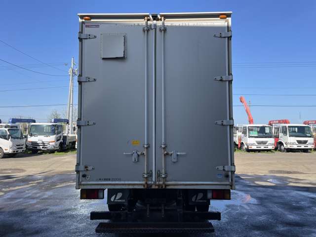Isuzu Elf 6