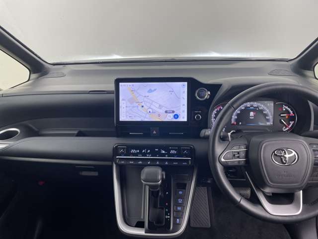 Toyota Voxy 5
