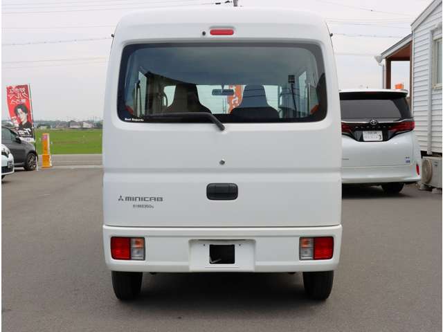 Mitsubishi Minicab Van 9