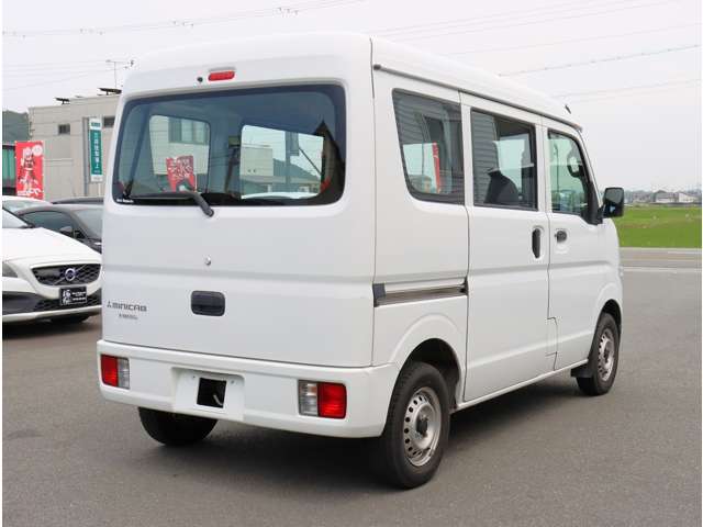 Mitsubishi Minicab Van 10