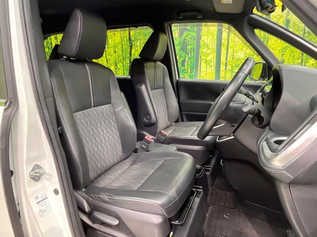 Toyota Noah 8