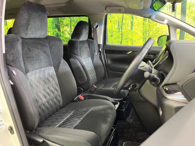 Toyota Alphard 8