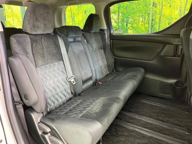 Toyota Alphard 9