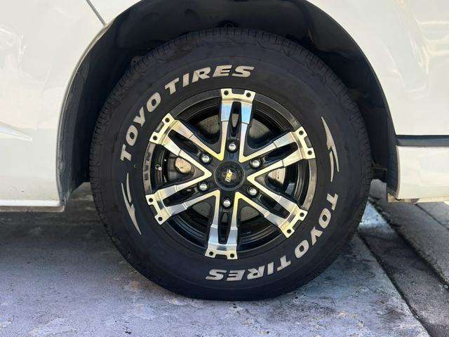 Toyota Hiace Van 3
