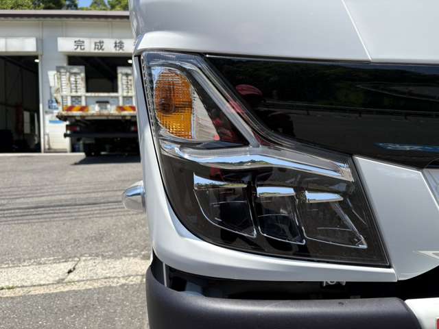 Mitsubishi Fuso Canter 11