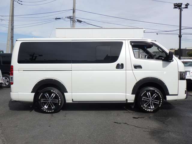 Toyota Hiace Van 12