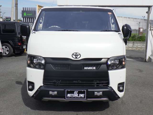 Toyota Hiace Van 10