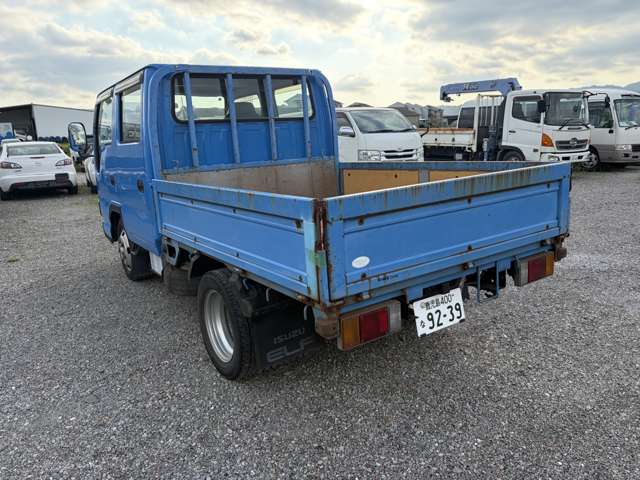 Isuzu Elf 3