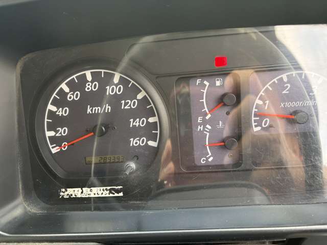 Isuzu Elf 6