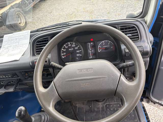 Isuzu Elf 7