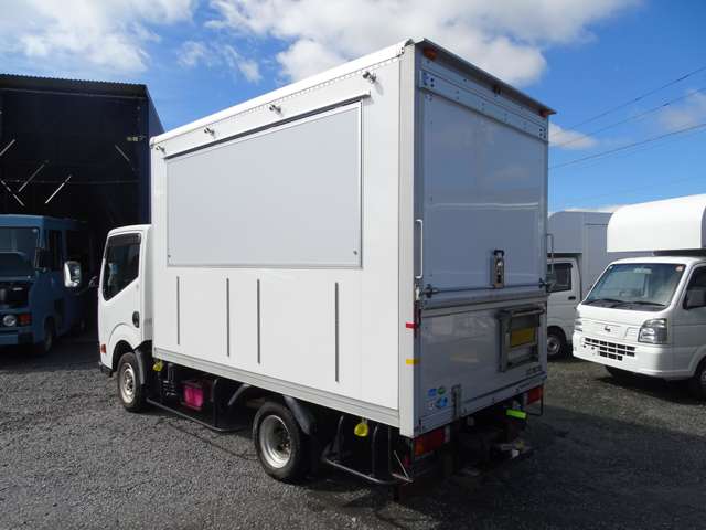 Nissan Atlas 4