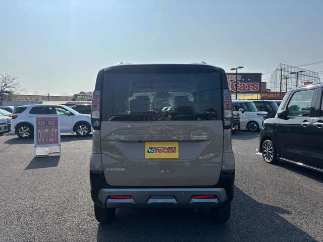 Mitsubishi Delica Mini 8